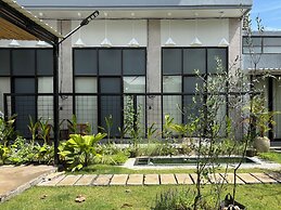Olive Athena Guesthouse