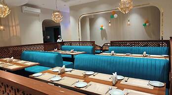 The Royall Hotel & Royall Banquet