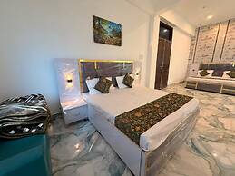 The Golden Nacre Palace