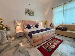 The Golden Nacre Palace