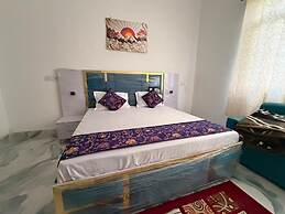 The Golden Nacre Palace