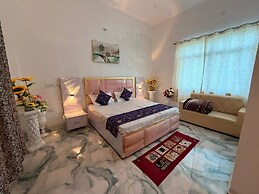 The Golden Nacre Palace