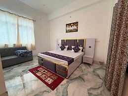 The Golden Nacre Palace