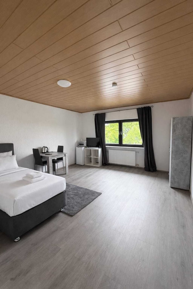 Frankfurt West Family Stay