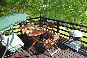 Lakeside Holiday Home With Private Garden