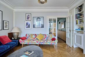 Superb Flat With Terrace in the Centre of Paris