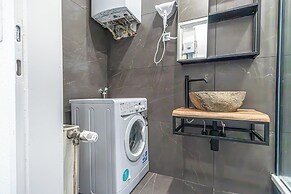Comfortable 2BR Apt Near Attractions