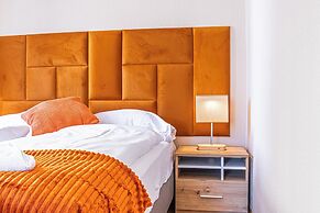 Comfortable 2BR Apt Near Attractions