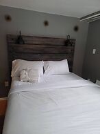 Room-cosy Basement Apartment