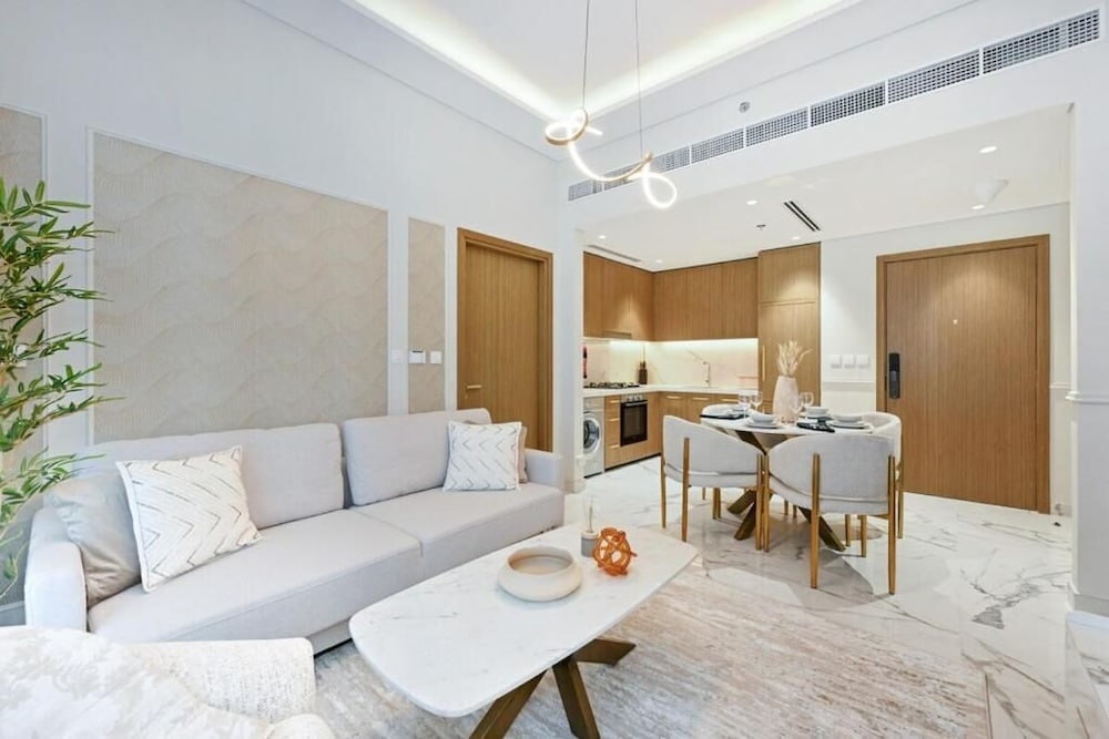 221Bloomfields Grandr2BRAzizi Riviera 67