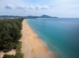 Radisson Blu Resort, Phuket Mai Khao Beach