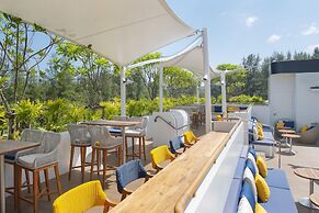 Radisson Blu Resort, Phuket Mai Khao Beach