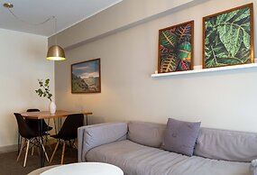 w Comfortable 2BR w Balcony in Miraflores