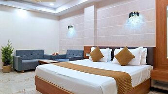 White Panda Hotels Royal Inn