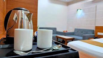 White Panda Hotels Royal Inn