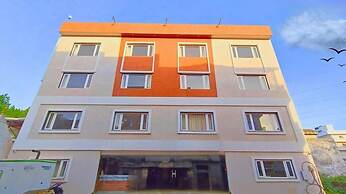 White Panda Hotels Royal Inn