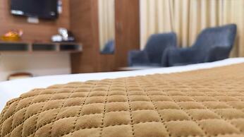 White Panda Hotels Royal Inn
