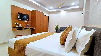 White Panda Hotels Royal Inn
