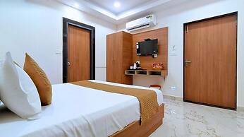 White Panda Hotels Royal Inn