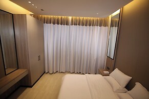 Roshin in Apartment