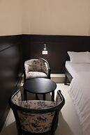 Landmark Inn