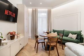 Malila Premium Apartments Estery Boutique