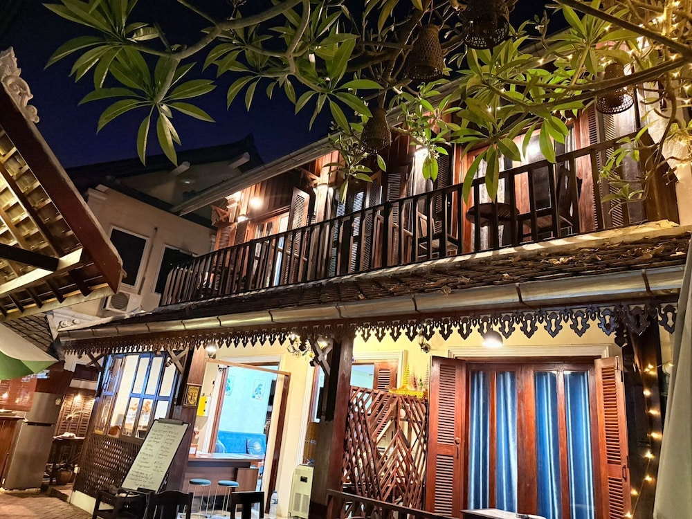 Chaluenxay Boutique Hotel