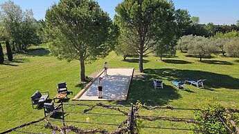 Maison d'hôtes La Ramade, 5 chambres et table d'hôtes en Provence (12 