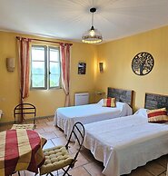 Maison d'hôtes La Ramade, 5 chambres et table d'hôtes en Provence (12 