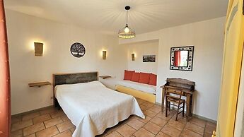 Maison d'hôtes La Ramade, 5 chambres et table d'hôtes en Provence (12 