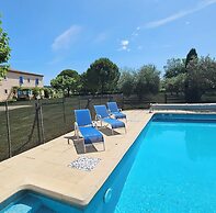 Maison d'hôtes La Ramade, 5 chambres et table d'hôtes en Provence (12 
