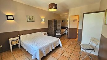 Maison d'hôtes La Ramade, 5 chambres et table d'hôtes en Provence (12 