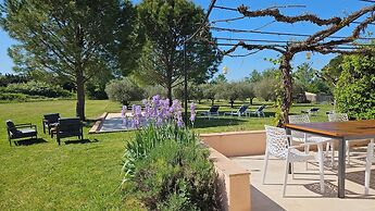 Maison d'hôtes La Ramade, 5 chambres et table d'hôtes en Provence (12 