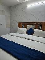 Hotel Dwarka Inn