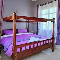 Calm Breeze Resort Rwanchege