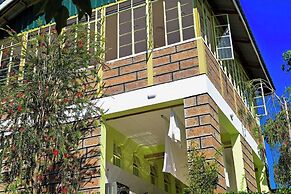 Calm Breeze Resort Rwanchege
