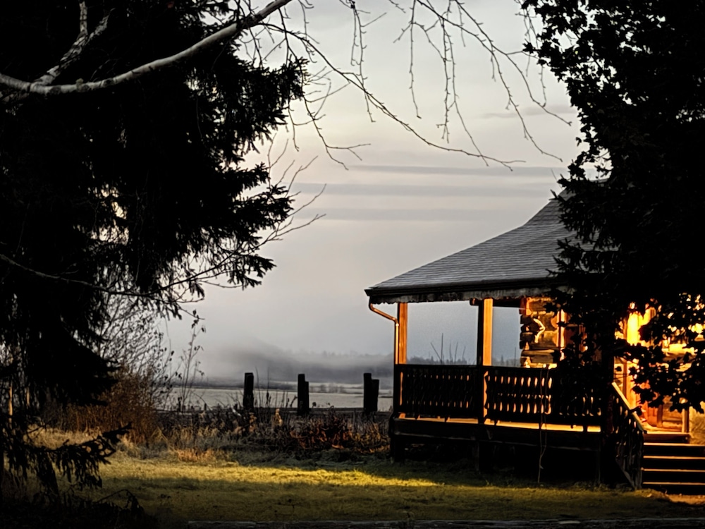 Nakiska Bear Ranch