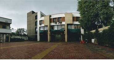 Hotel Karnawat Avenue