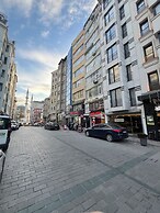 DT SUITES