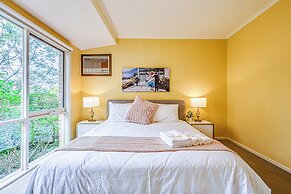 StayAU Comfy Two-Story with Pool Table