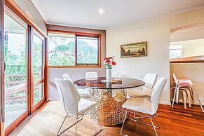 StayAU Comfy Two-Story with Pool Table