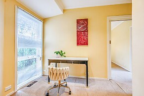 StayAU Comfy Two-Story with Pool Table