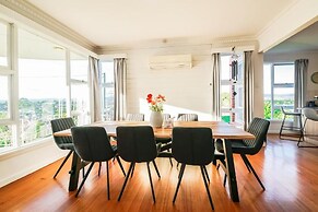StayAU Luxe 6BR Cradle Mountain