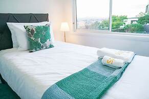 StayAU Luxe 6BR Cradle Mountain