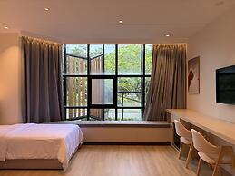 Goldlight Inn
