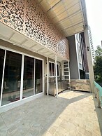 Residence at 49