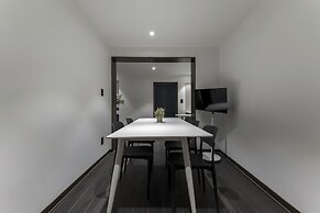 J nine Lodge