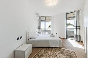 Hill Side Suite 1 by PS