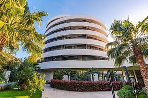 Hill Side Suite 1 by PS