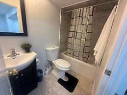 Cozy Two-level Apartment With Separate Entrance in Brampton